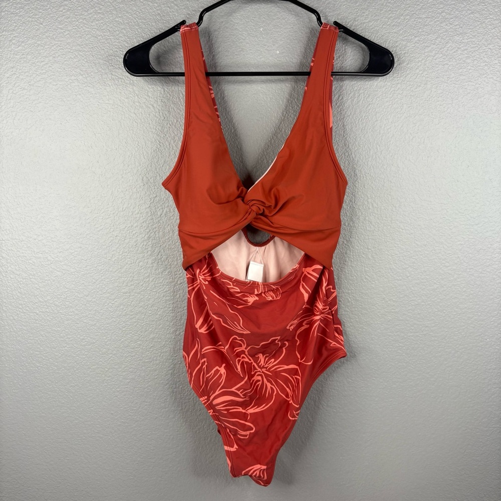 NWT Cupshe Delicate Blooms Twist Front Cutout Monokini Swimsuit